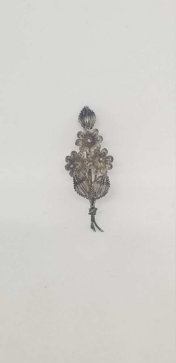 Antique 925 sterling silver floral filigree Brooch