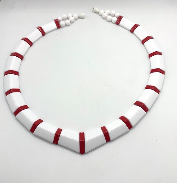 Vintage Avon red and white beaded V necklace chun… - image 8