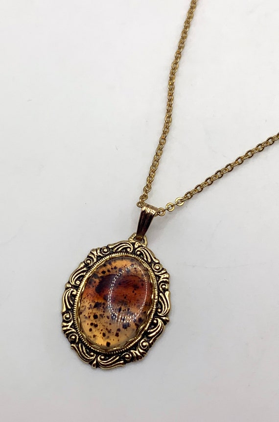 Vintage gold tone oval Montana Agate pendant neck… - image 3