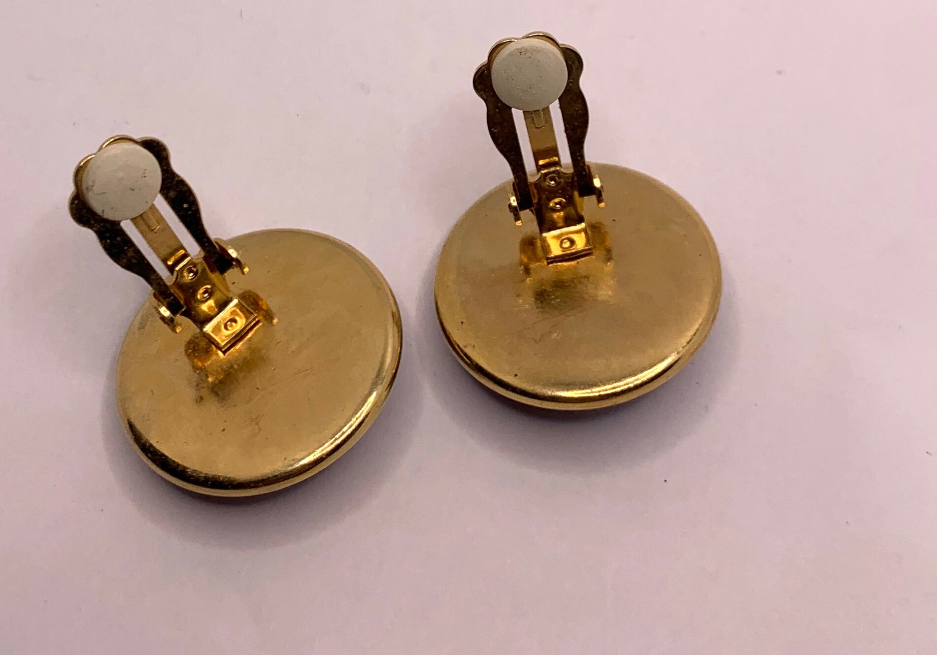 Boucles D'oreilles Rétro à Clips - Couleur Or Et Mauve Opaque, Modèle *3811, Occasion, Sans Marque