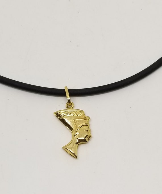 Vintage 14kt Gold Nefertiti small dainty pendant … - image 3