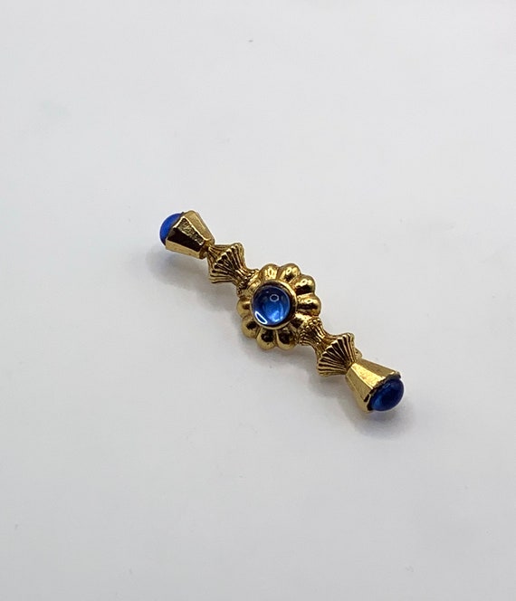 Vintage gold tone and blue cabochon bar brooch vi… - image 5