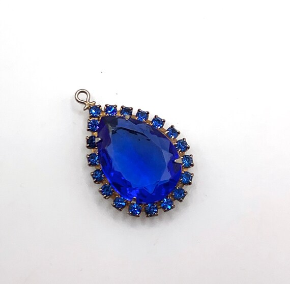 Vintage large tear drop blue rhinestone pendant - image 4