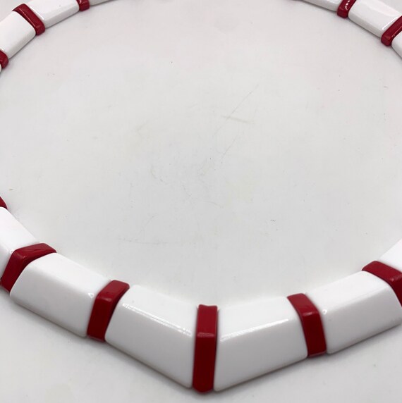 Vintage Avon red and white beaded V necklace chun… - image 9