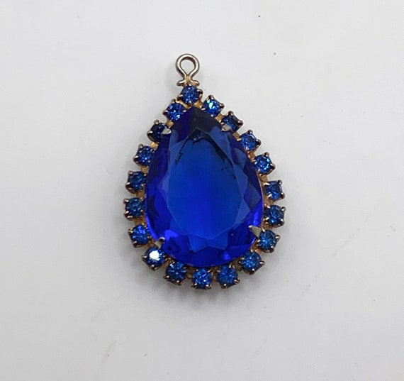 Vintage large tear drop blue rhinestone pendant - image 7
