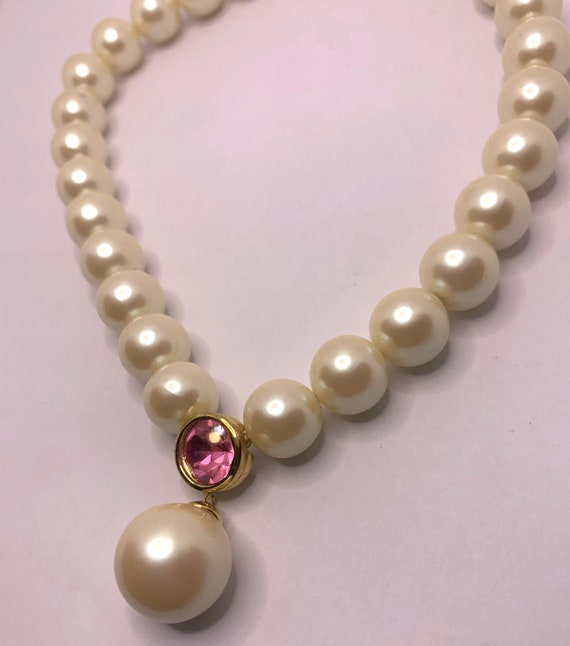 Vintage Givenchy Large Faux pearl and pink rhines… - image 10