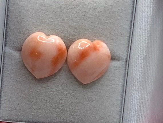 Vintage Carved Heart Coral and 14kt gold earrings… - image 9