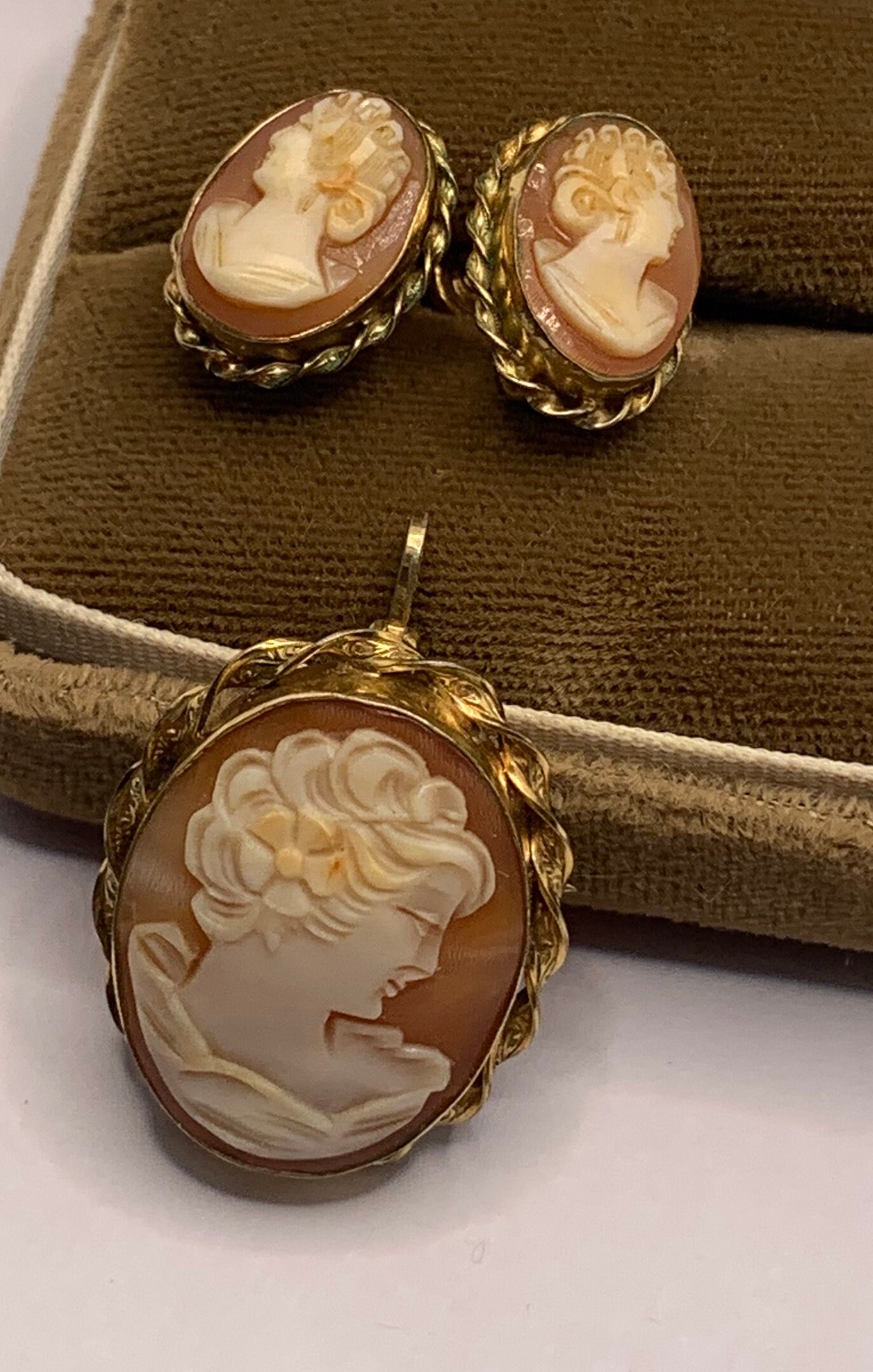 金　アンティーク　カメオ　ペンダント　ピアス　ブローチ　セット 金アンティークカメオペンダントピアスブローチセット