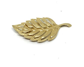 Vintage gold tone scarf clip