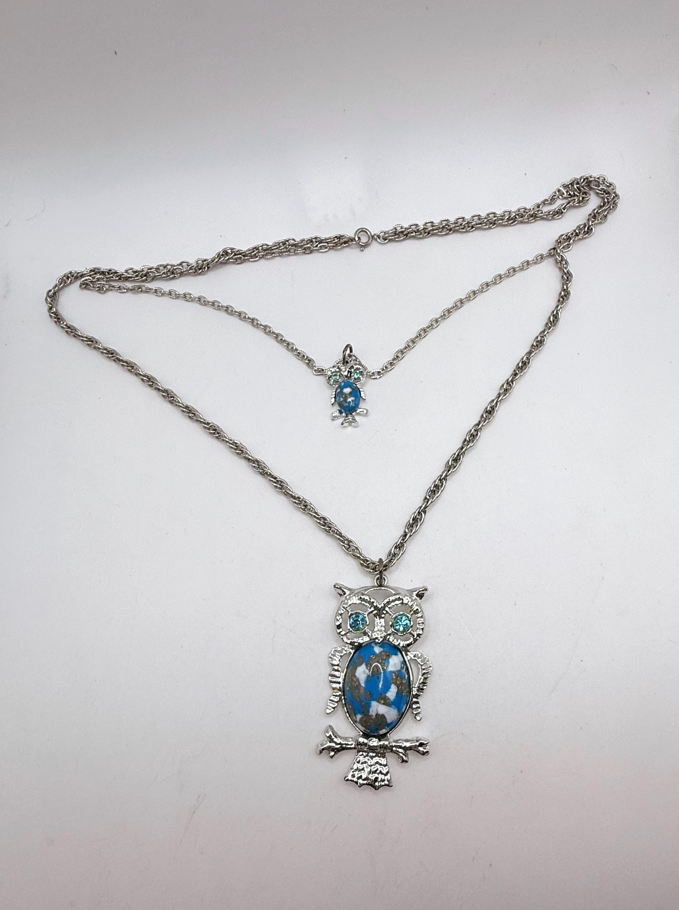Vintage two layer rhinestone cabochon silver tone owl pendant necklace
