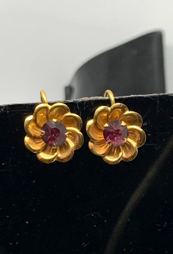 Vintage Dark Red & White Rhinestone Gold Tone Screw Back Earrings Round  Flower