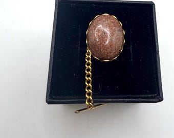 Vintage gold tone pink hue oval stone tie clip pin with chain