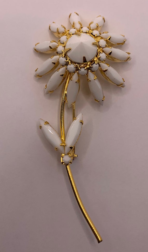 Vintage Milkglass white and gold flower brooch - image 2