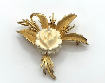 ヴィンテージ 1940 年代 / 50 年代 クリーム色 彫刻 セルロイド ローズ
