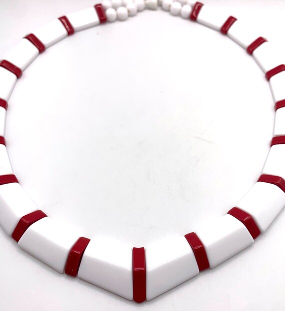 Vintage Avon red and white beaded V necklace chun… - image 6