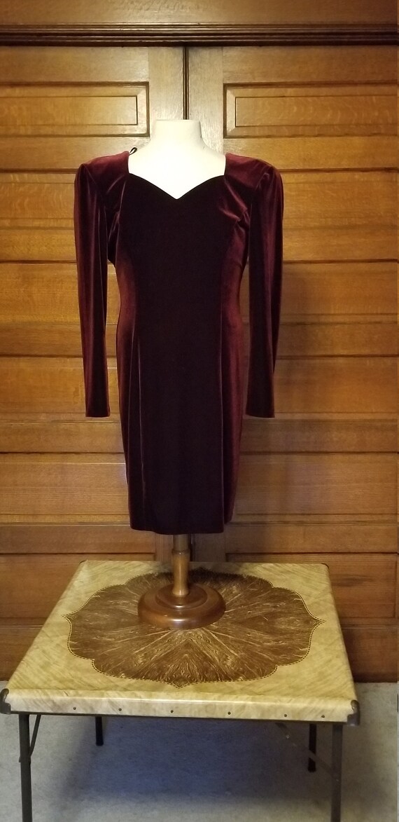 Vintage dark red Burgundy velvet  Jessica Howard … - image 6