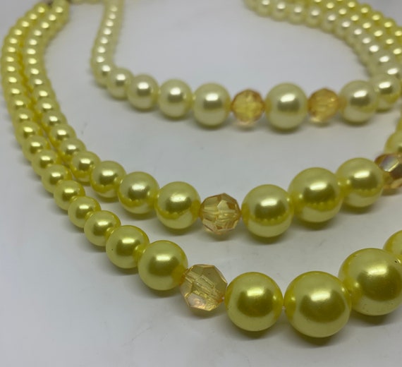 Vintage bright yellow 3 strand beaded necklace 19… - image 7