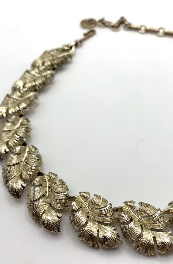 Vintage Lisner leaf link necklace silver tone - image 8