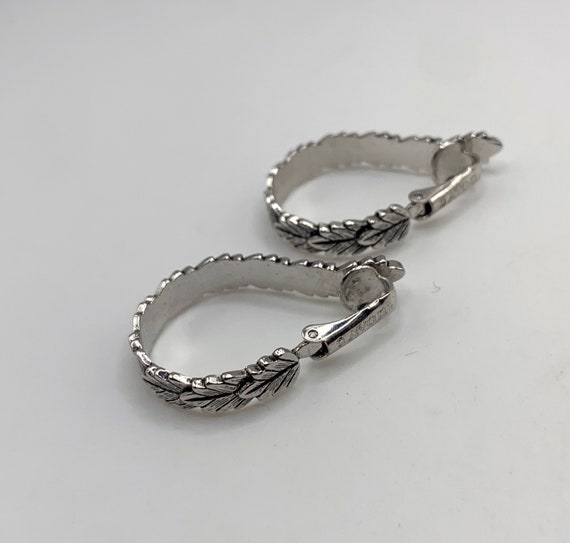 Vintage silver tone clip on earrings 1979 Avon La… - image 2