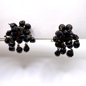 Vintage black faceted glass beaded dangle screw back earrings