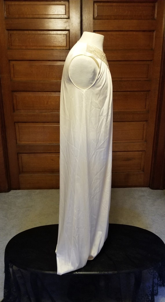 Vintage full length vanity fair night gown off wh… - image 5