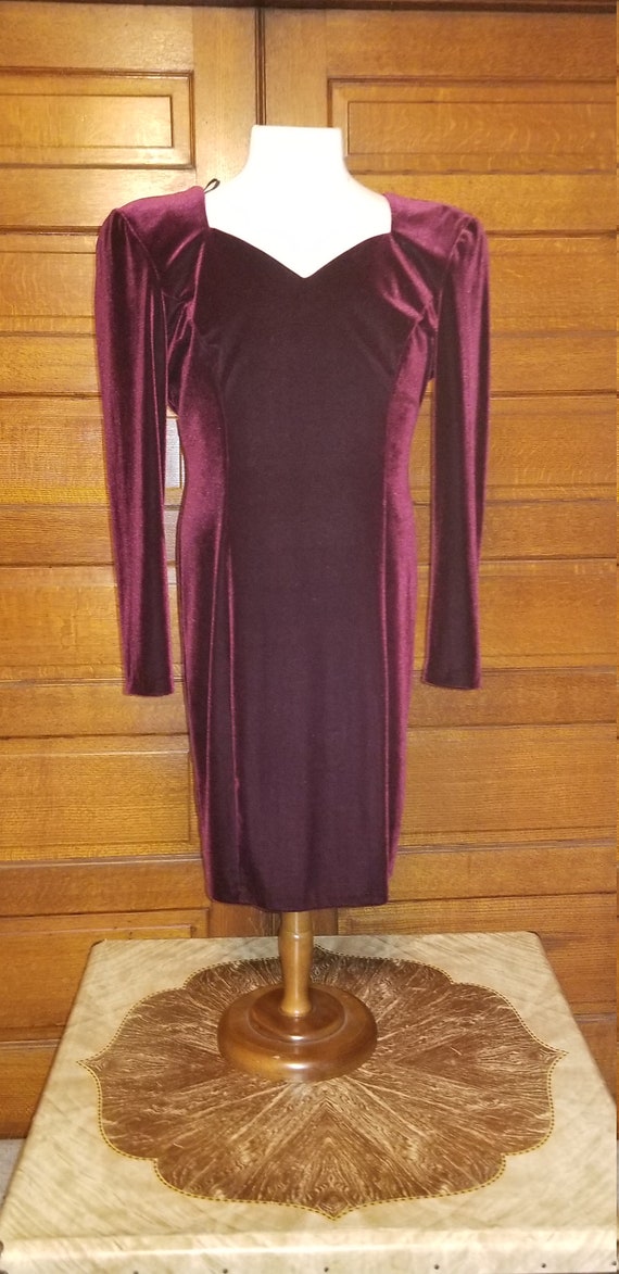 Vintage dark red Burgundy velvet  Jessica Howard … - image 10