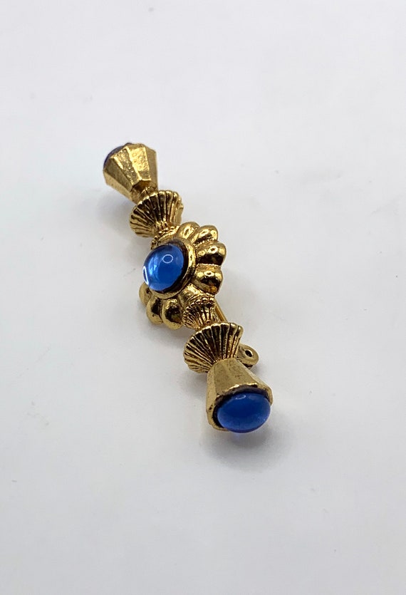 Vintage gold tone and blue cabochon bar brooch vi… - image 8