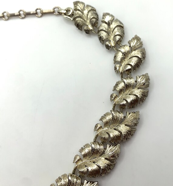 Vintage Lisner leaf link necklace silver tone - image 5