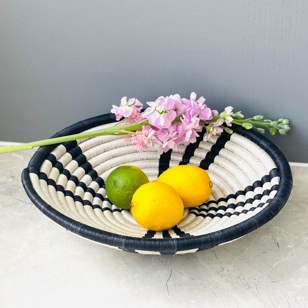 Africa Fruit Basket/Handwoven Sisal Basket /Round Fruit Bowl /Seagrass Fruit Bowl/Rattan Fruits Basket/Basket Display/Home Gift Ideas