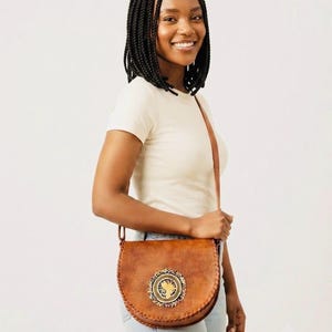 Handgefertigte Leder Umhängetasche mit Afrika Karte - Massai Ledertasche