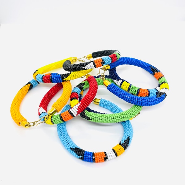 Bracelet-jonc en perles masaï fait main/Bracelet de perles/Bracelet pour femme/Bijoux masaï/Idées cadeaux/Bijoux d'Afrique/Bracelets jonc de perles de Masaï/