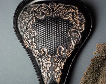 Selle solo Bobber, Selle de moto avec ornement floral sculpté sur cuir, Seat Chopper fait main