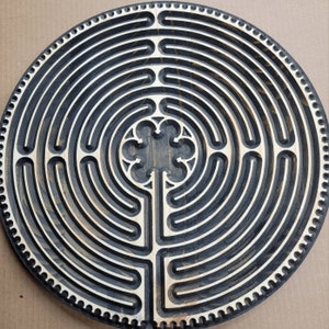 Dark Brown and Natural Contrast Finger Labyrinth Wood Carving, Borderless Style, Chartres Wood Labyrinth, Meditation, Wood Art