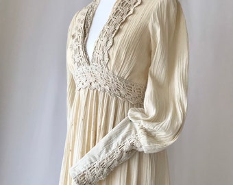 Stunning Gunne Sax Vintage 70s Designer Prairie Maxi Dress, Sz XS Small. Cream Cotton Gauze Crochet. Deep V Neckline & Bishop Sleeves