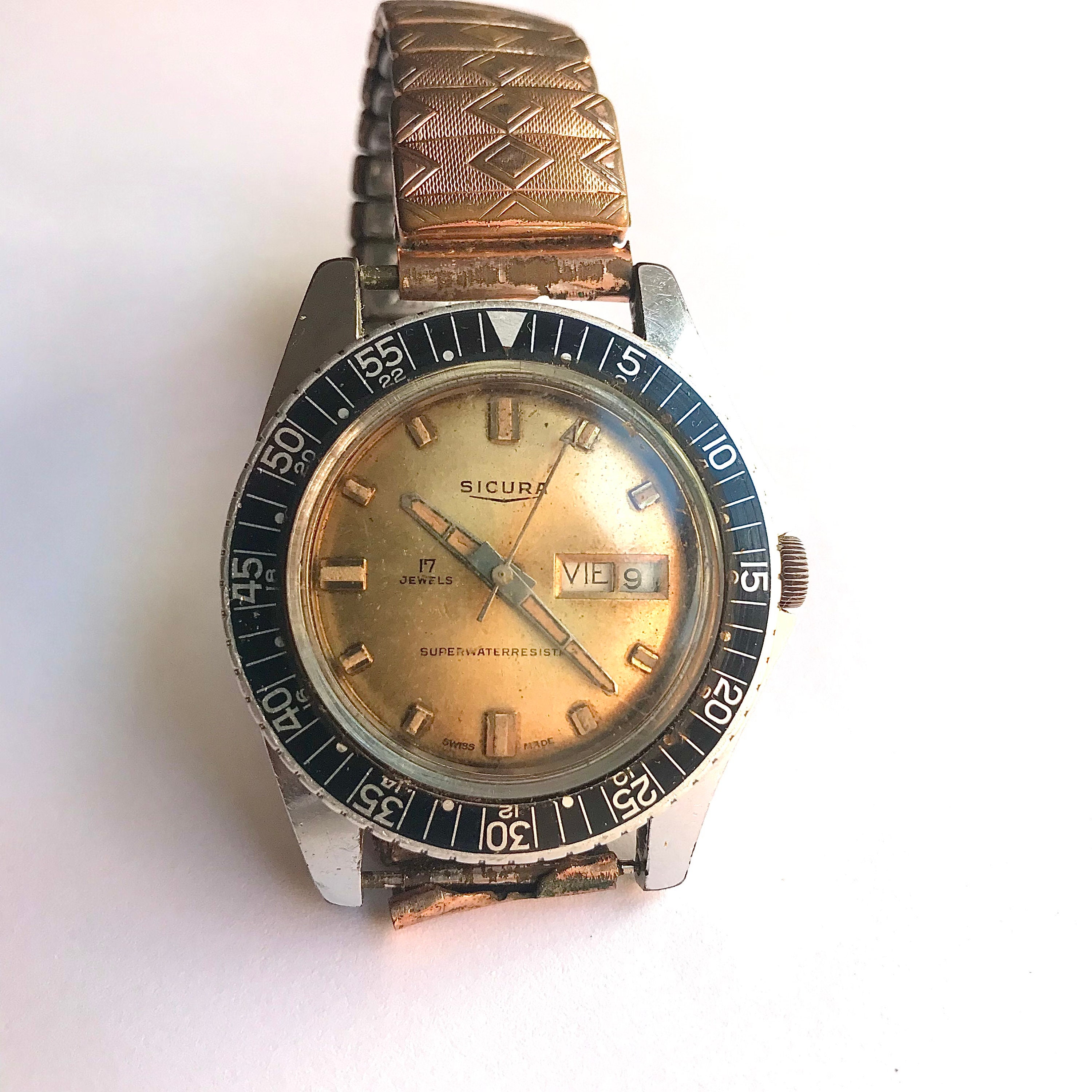 Sicura 17 top jewels watch price