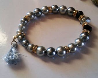 Gray Pearls Gold Spacers Black Precious Stones with Silver Tassel