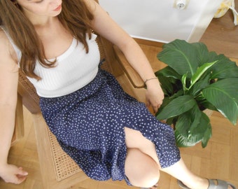 Vintage dark blue wrap skirt with small white square pattern/open leg/belt fastening/midi length/ L