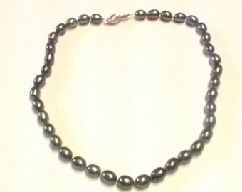 Vintage Hand-Knotted Cultured Tahitian Black (With Heavy Peacock Tone) Pearl Necklace, With 14k White Gold Clasp