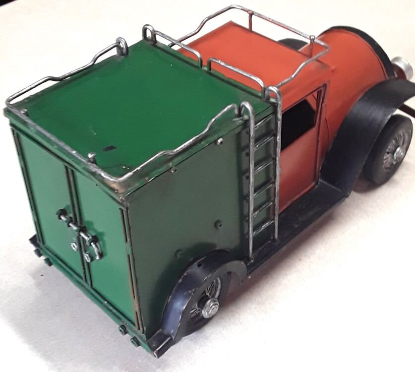 Jouet ancien en tole peinte Camion de transport XX siècle