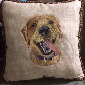 Made to Order, Custom Embroidered Pet Portrait Pillow Bild 3