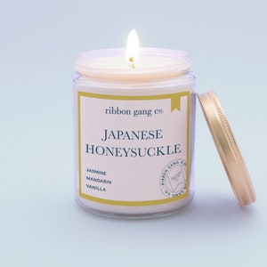 Japanese Honeysuckle Candle | 100% Soy Candle | Floral Scented Candle | 200 g Candle Jar | 40 Hour Burn Time | Australian Made | Clear Jar