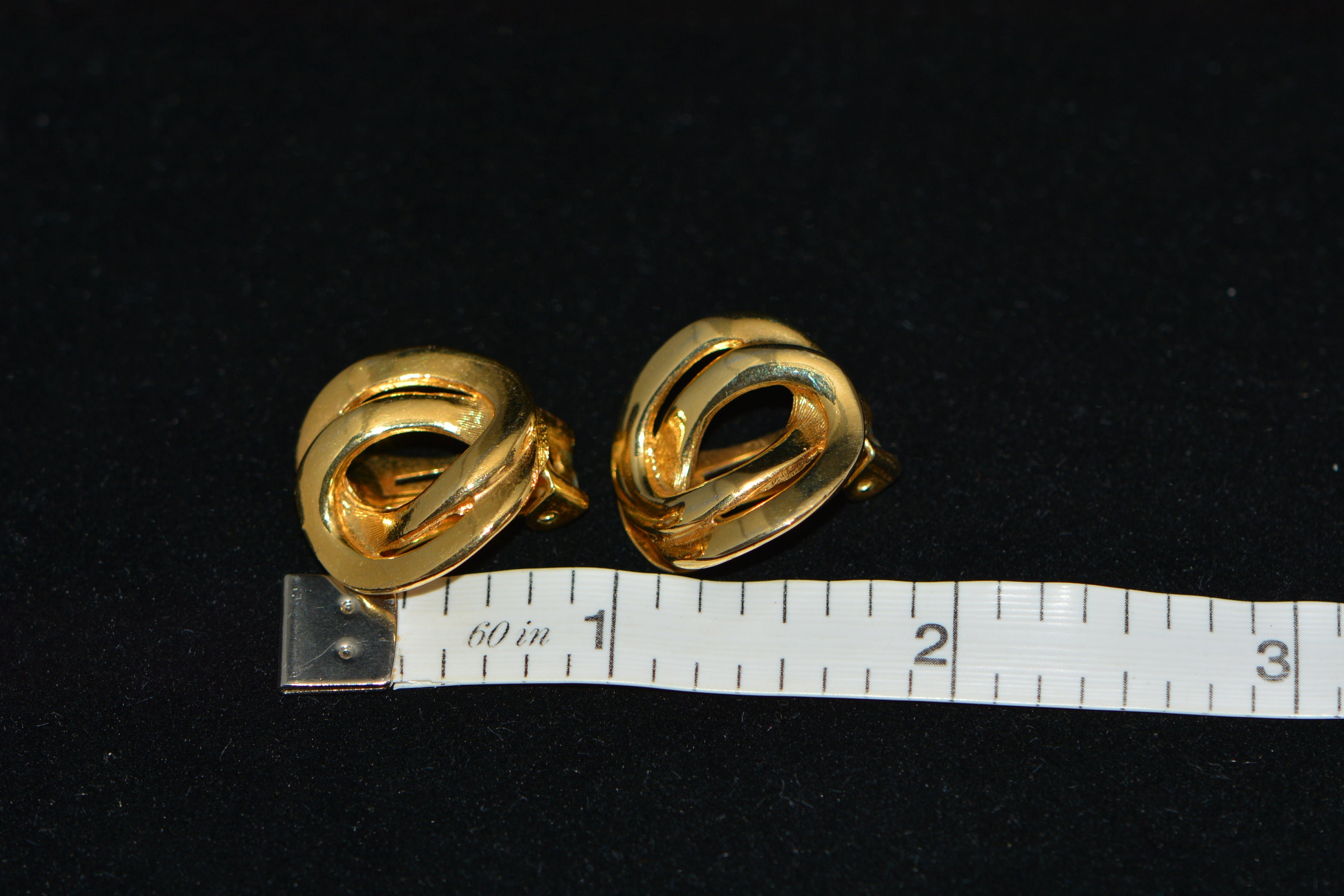 Vintage Vendome Gold Tone Clip on Earrings 60s, Gifts-for-her, Gifts for Women, Costume Jewelry. - Etsy Vintage Vendome Gold Tone Clip on Earrings 60s, Gifts-for-her, Gifts for Women, Costume Jewelry. - Etsy