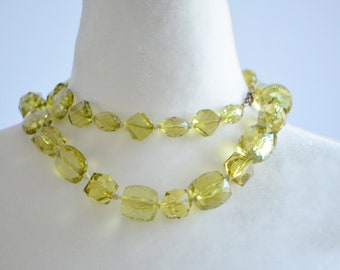 Vintage Lucite Green Tone Chunky Necklace/Beads 70s, Gifts-for-Her, Gifts for Women.