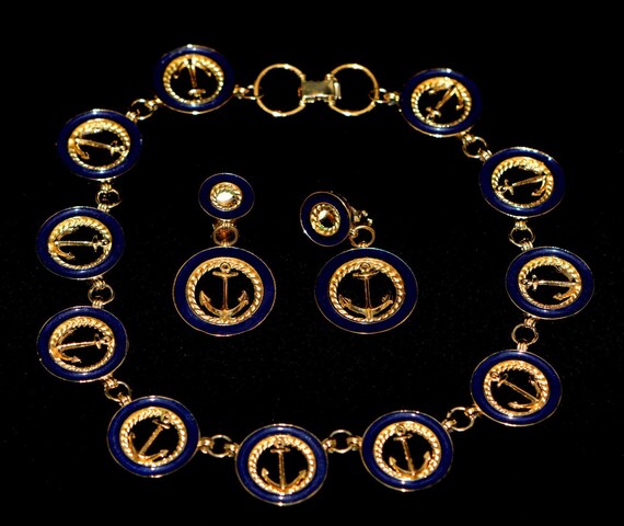 Statement Brooch Gifts for Women Gift for Mom Mother/'s Day Gift Vintage Butler Long Clear Rhinestone Gold Tone BroochPin Gift for her