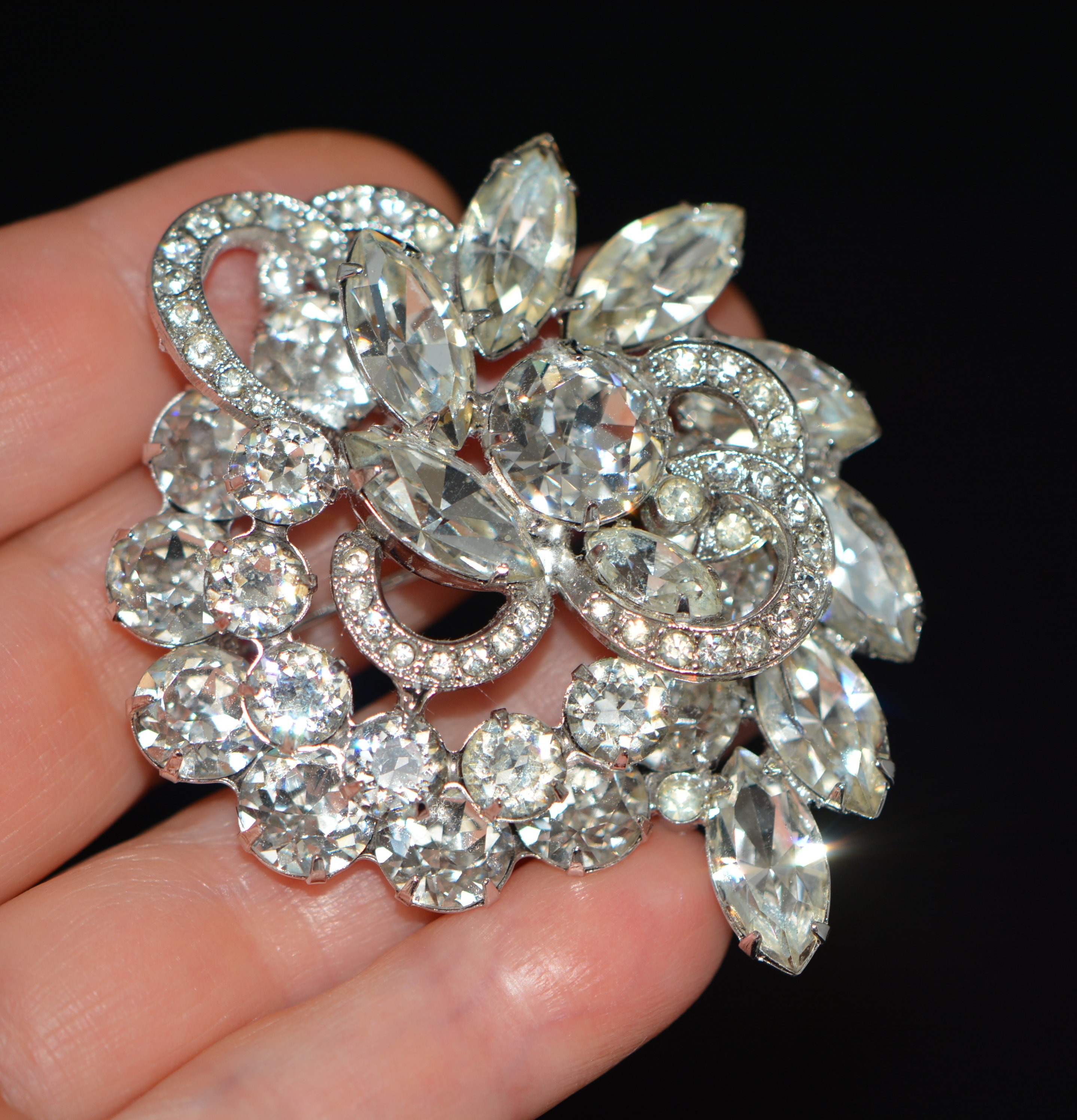 Vintage Eisenberg Clear Rhinestone Rhodium Plated Brooch pin 50s
