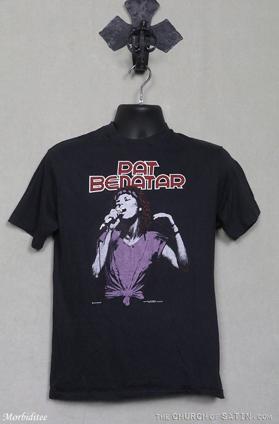 Pat Benatar 1981 T-shirt, soft thin black tee, Joa