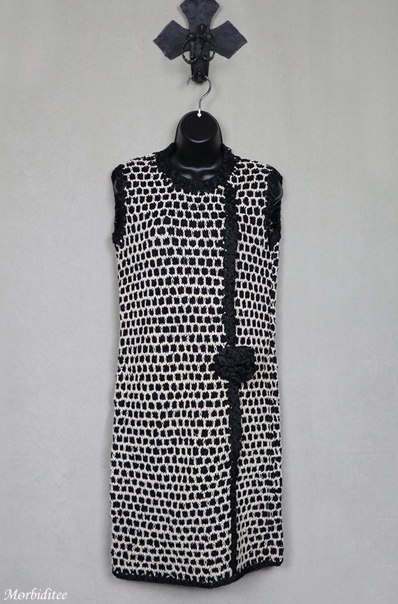 Knit flapper style dress, ribbon trimmed, mod, sle