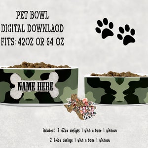 Pu&ograve; includere: Due ciotole per animali domestici in mimetica verde con un design a forma di osso bianco. La ciotola pi&ugrave; grande ha il testo "NAME HERE" sull'osso. La ciotola pi&ugrave; piccola &egrave; sullo sfondo. Il testo "PET BOWL DIGITAL DOWNLOAD FITS: 42OZ OR 64 OZ" &egrave; nella parte superiore dell'immagine. Il testo "included: 2 42oz designs I with a bone I without 2 64oz designs I with a bone I without" &egrave; nella parte inferiore dell'immagine.