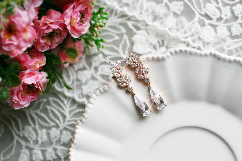 Rose Gold z cyrkoniami \u015alubne kolczyki w kolorze r\u00f3\u017cowego z\u0142ota