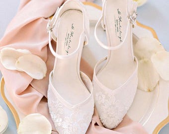 chinese dress ladies Amazon.com | GZYLCH White Bridal Wedding Shoes Closed Toe Dress Pumps 2.75  Inch Chunky Heels Round Toe with Lace Flower Crystal Pearl Stitching Wedding  Shoes,White,5